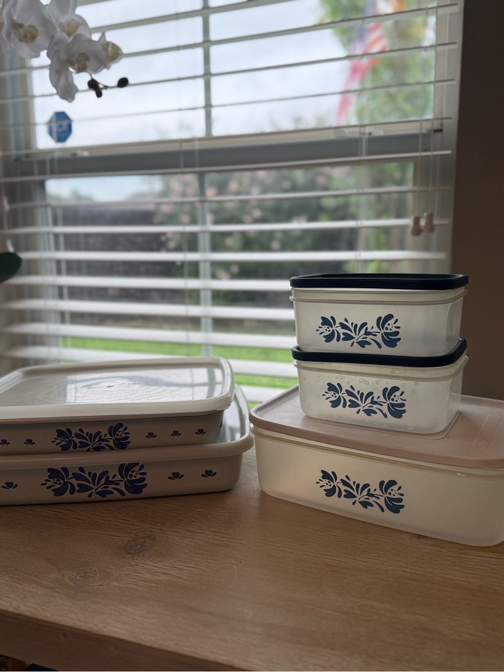 Vintage Pfaltzgraff Yorktowne Bakeware and Storage Set Blue Folk Stoneware